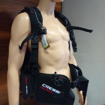 SCORPION to hybryda, ze zintegrowanymi kieszeniami balastowymi o wadze około 2 kg! SCORPION to hybryda, ze zintegrowanymi kieszeniami balastowymi o wadze około 2 kg!