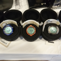 Od lewej NEON w kolorze czarnym, niebieskim, pomarańczowym, CARTESIO czarny i miedziany. Od lewej NEON w kolorze czarnym, niebieskim, pomarańczowym, CARTESIO czarny i miedziany.