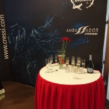 Jedna z części spotkania odbyła się w dzień kobiet więc nie mogło zabraknąć kwiatów i szampana :) Jedna z części spotkania odbyła się w dzień kobiet więc nie mogło zabraknąć kwiatów i szampana :)