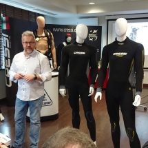 Prezentacja nowych skafandrów. Prezentacja nowych skafandrów.